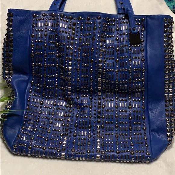 Handbag - Picture 2 of 5